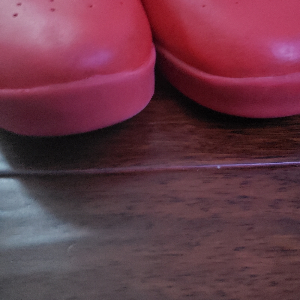 Red Filas - Picture 5 of 6